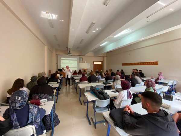 4. Sınıf Öğrencilerine Yönelik Mesleki Eğitim Bilgilendirme Toplantısı