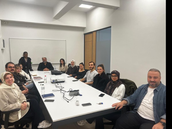 Laboratuvar Saati: VR Teknolojileri Kullanımı Deneyimi Etkinliği