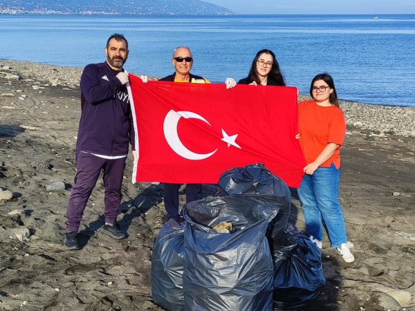 Ortak Evimiz Bizim İmzamız Projesi Kapsamında Ayasofya Sahili Temizlendi