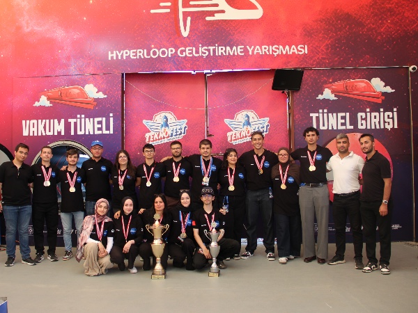 TEKNOFEST Hyperloop Yarışması'nda Üniversitemizden Üst Üste Üçüncü Şampiyonluk!
