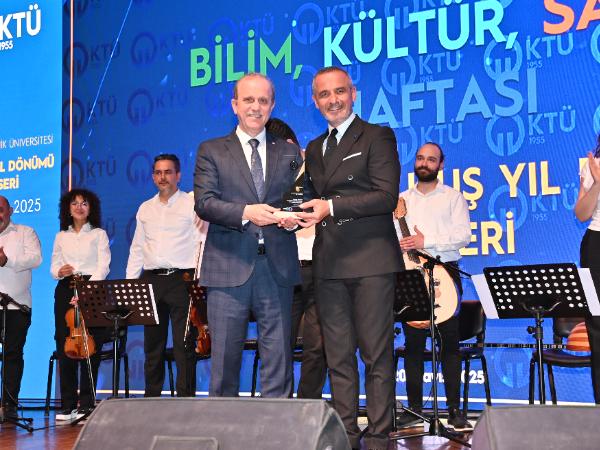 Üniversitemizin 70. Yılı, Kokteyl ve Konser ile Taçlandı
