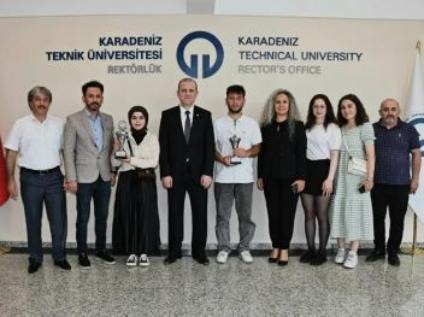 KTÜ Rektörü, Halk Oyunları Ekibini kabul etti

