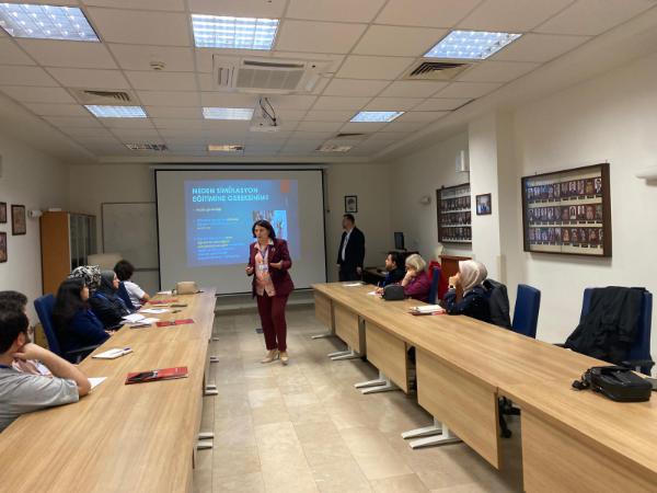 Tıbbi Simülasyon Eğitici Eğitimi Kursuda Eğitmenlik