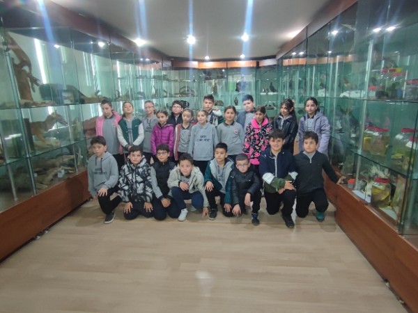 Trabzon Cumhuriyet İlkokulu Öğrencileri Yaban Hayatı Ekolojisi ve Yönetimi Bölümü Laboratuvarını Ziyaret Etti