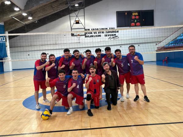 Fakültemiz Spor Takımlarından 43. Spor Şenliklerinde Önemli Başarı